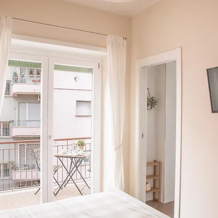 Roma's Tuscolana Apartament Rzym
