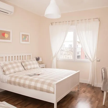 Roma's Tuscolana Apartament