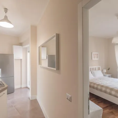 Roma's Tuscolana Apartament Rzym